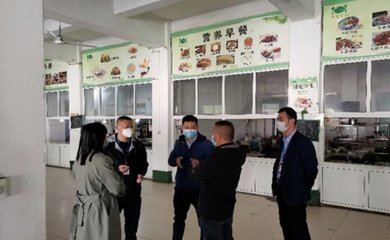 臨潁縣市場(chǎng)監(jiān)管局筑牢校園食品安全防線，守護(hù)學(xué)生“舌尖上的健康”